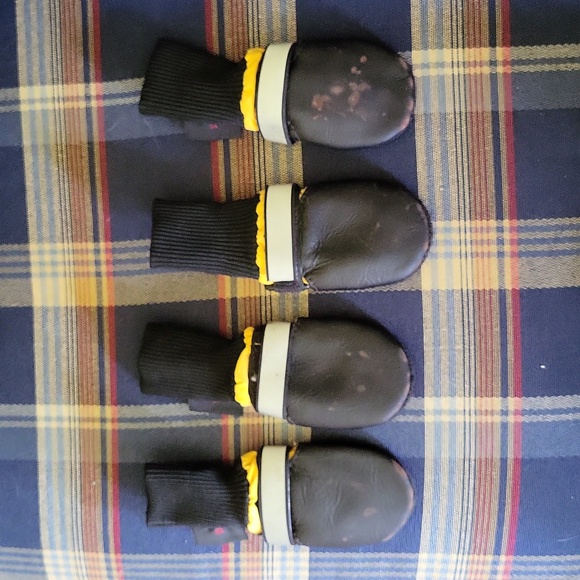 Gently used. Muttluks Boots for Dogs - Picture 2 of 8